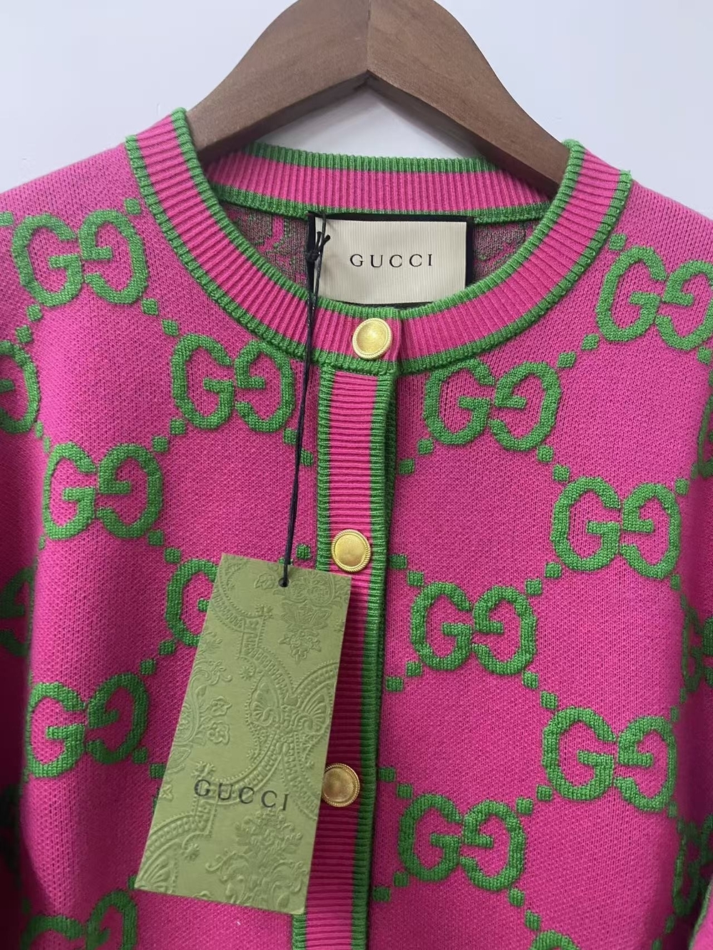 Gucci Pink and Green GG Crew Neck Cardigan Sweater - Picture 4 of 14